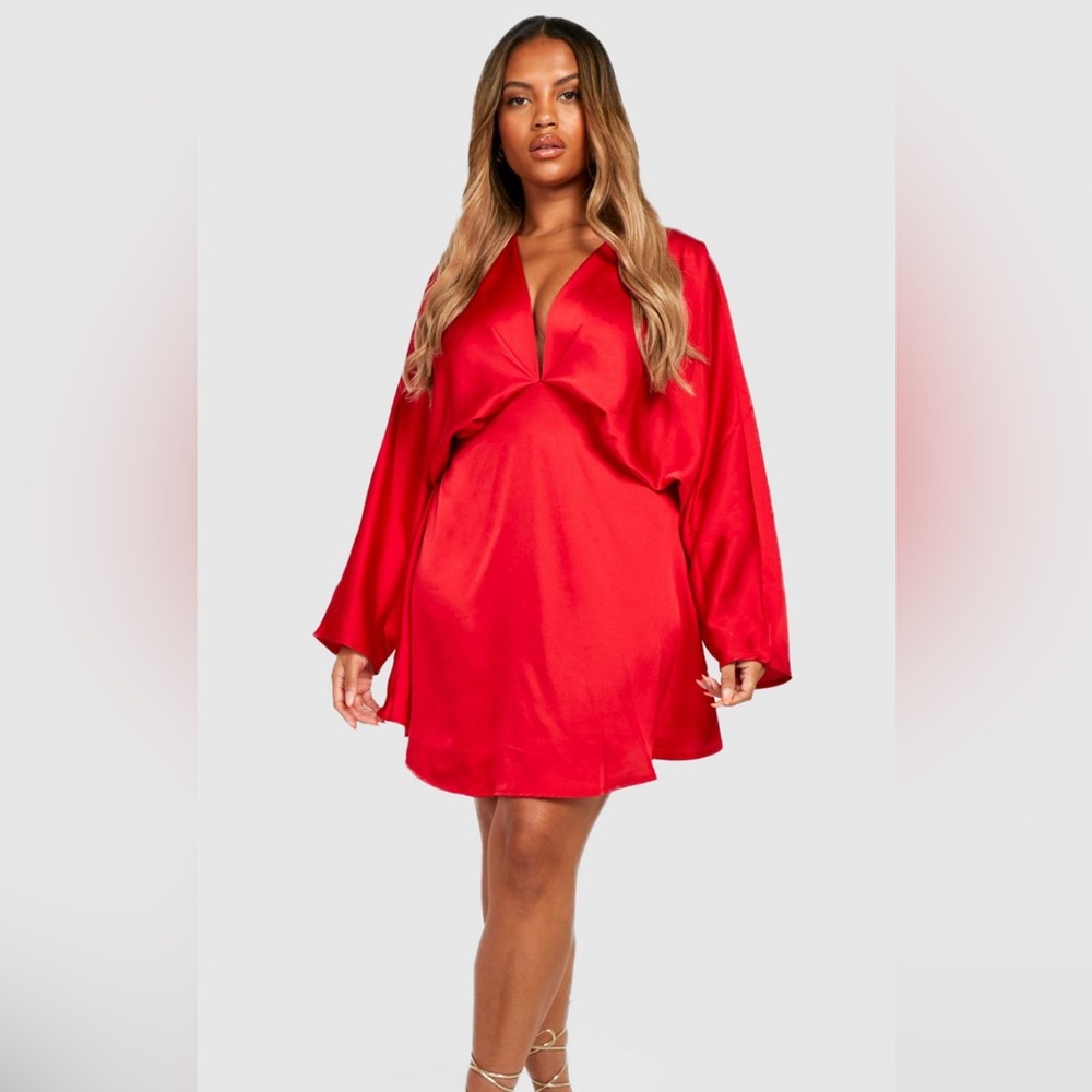 Red Boohoo satin batwing skater dress ♥️